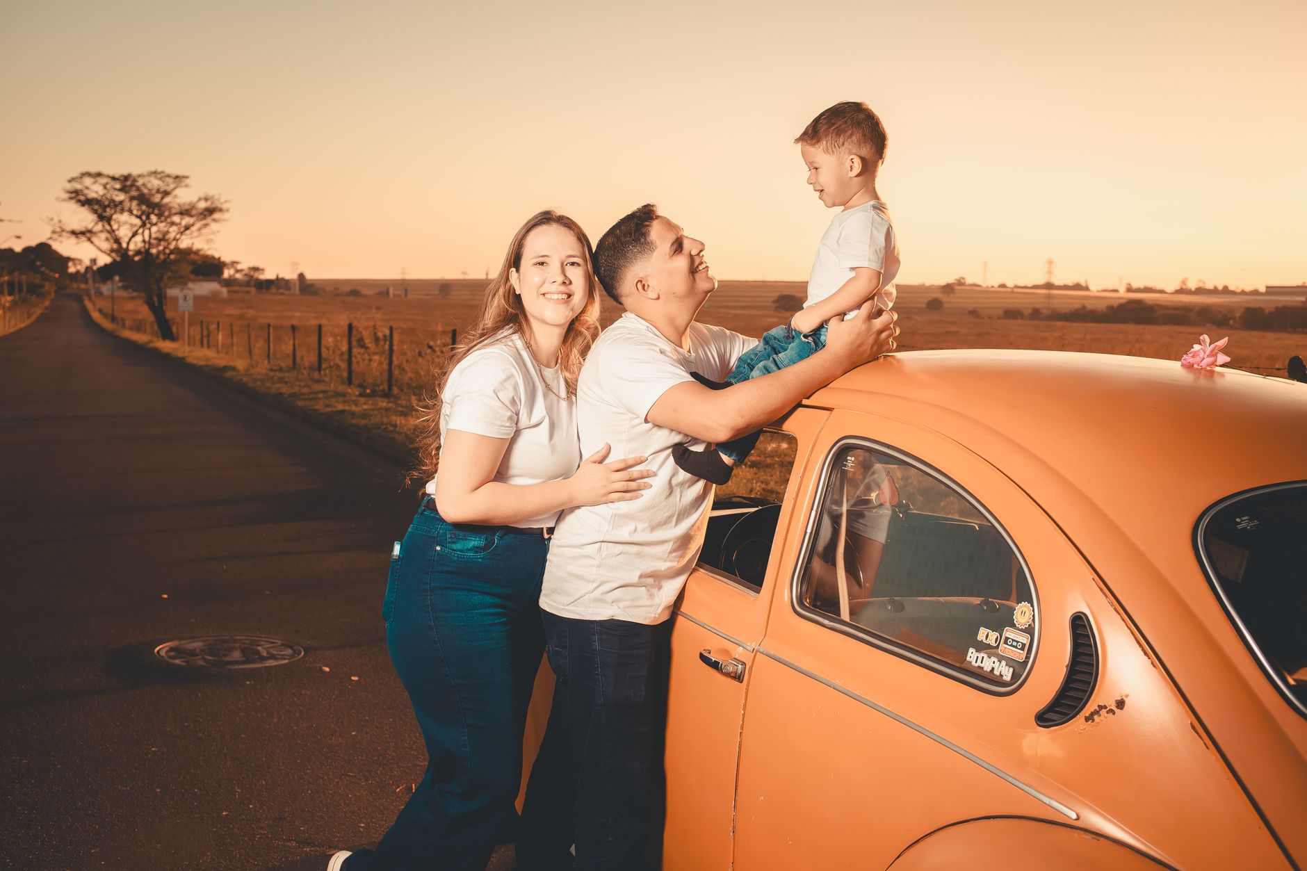 how keep kids entertained long car trips